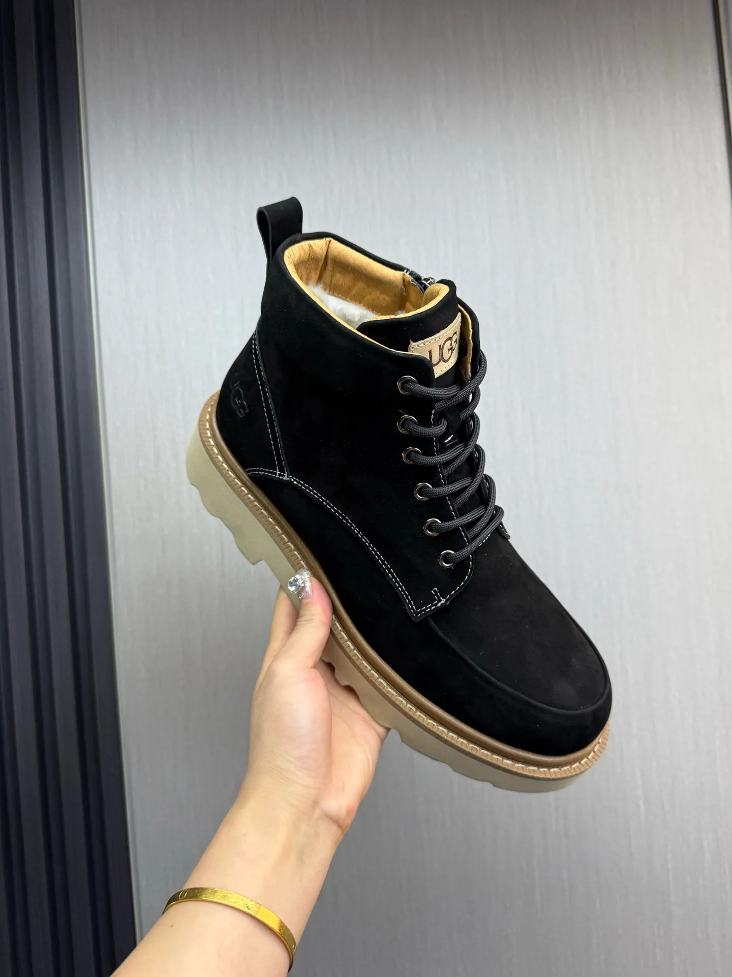 Factory price 640💰 [UGG] Men's hot winter warm boots🐑Simple and fashionable design, cowhide➕comfortable and warm wool lining. Soft and comfortable to wear, good warmth retention, and excellent foot feel. Regular size 38-45
